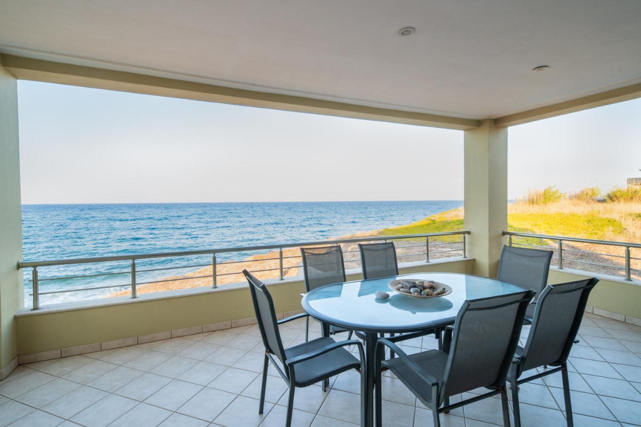 Spacious Beachfront Maisonettes With Stunning Views & A Private Beach Monemvasía Exterior photo