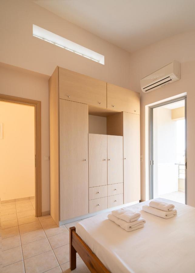 Spacious Beachfront Maisonettes With Stunning Views & A Private Beach Monemvasía Exterior photo