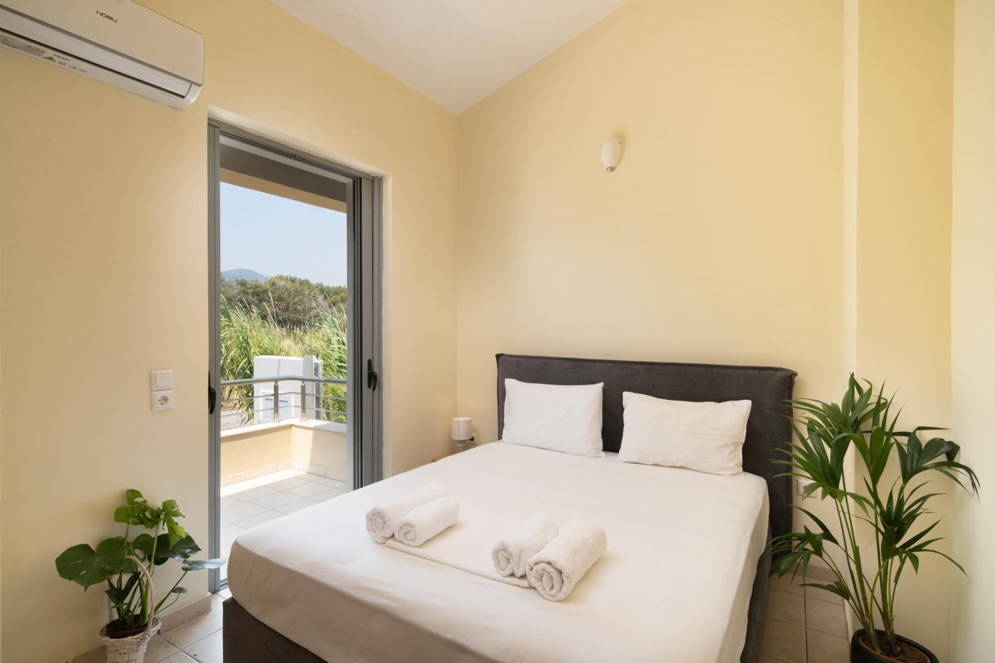 Spacious Beachfront Maisonettes With Stunning Views & A Private Beach Monemvasía Exterior photo