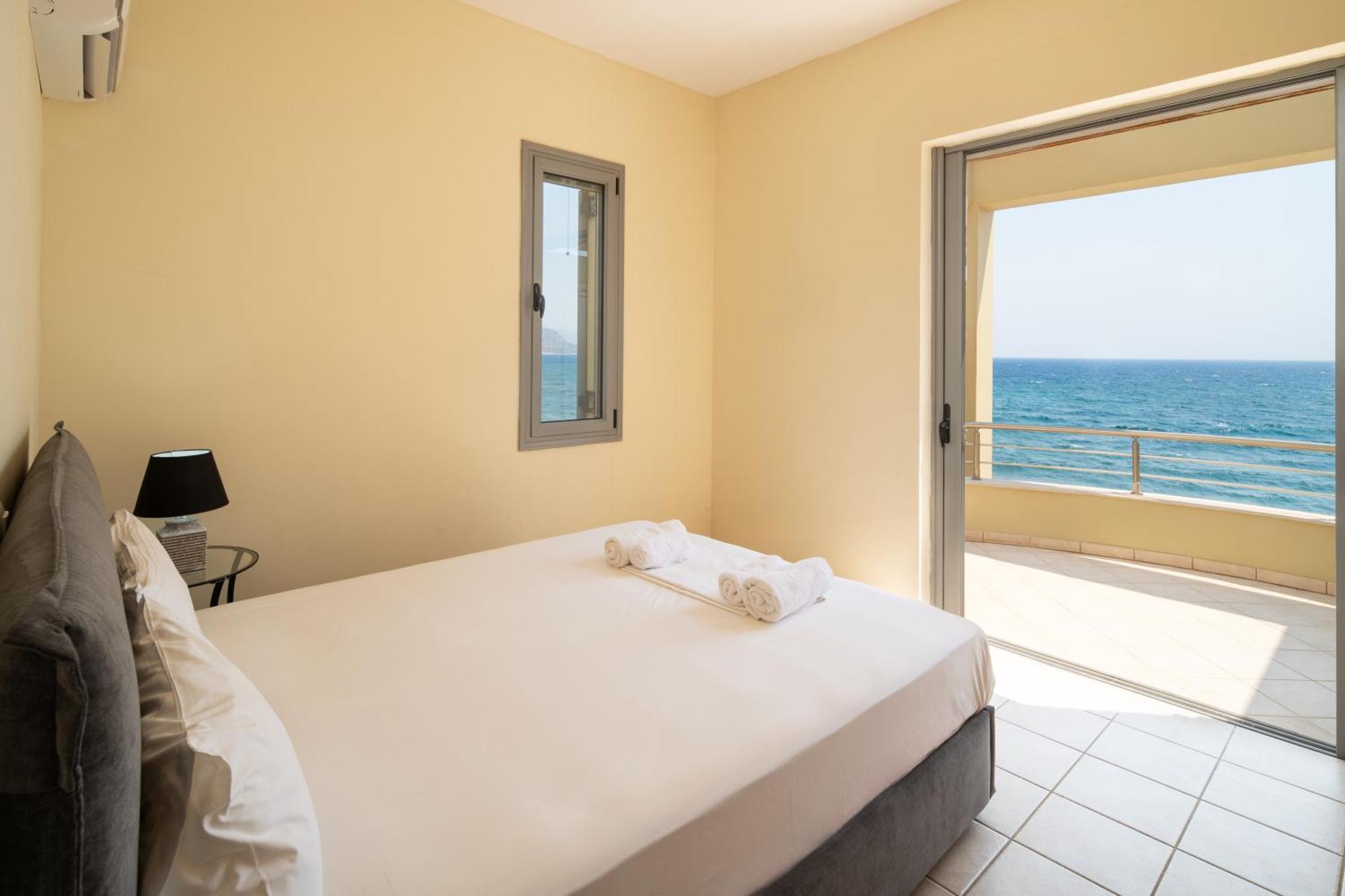 Spacious Beachfront Maisonettes With Stunning Views & A Private Beach Monemvasía Exterior photo