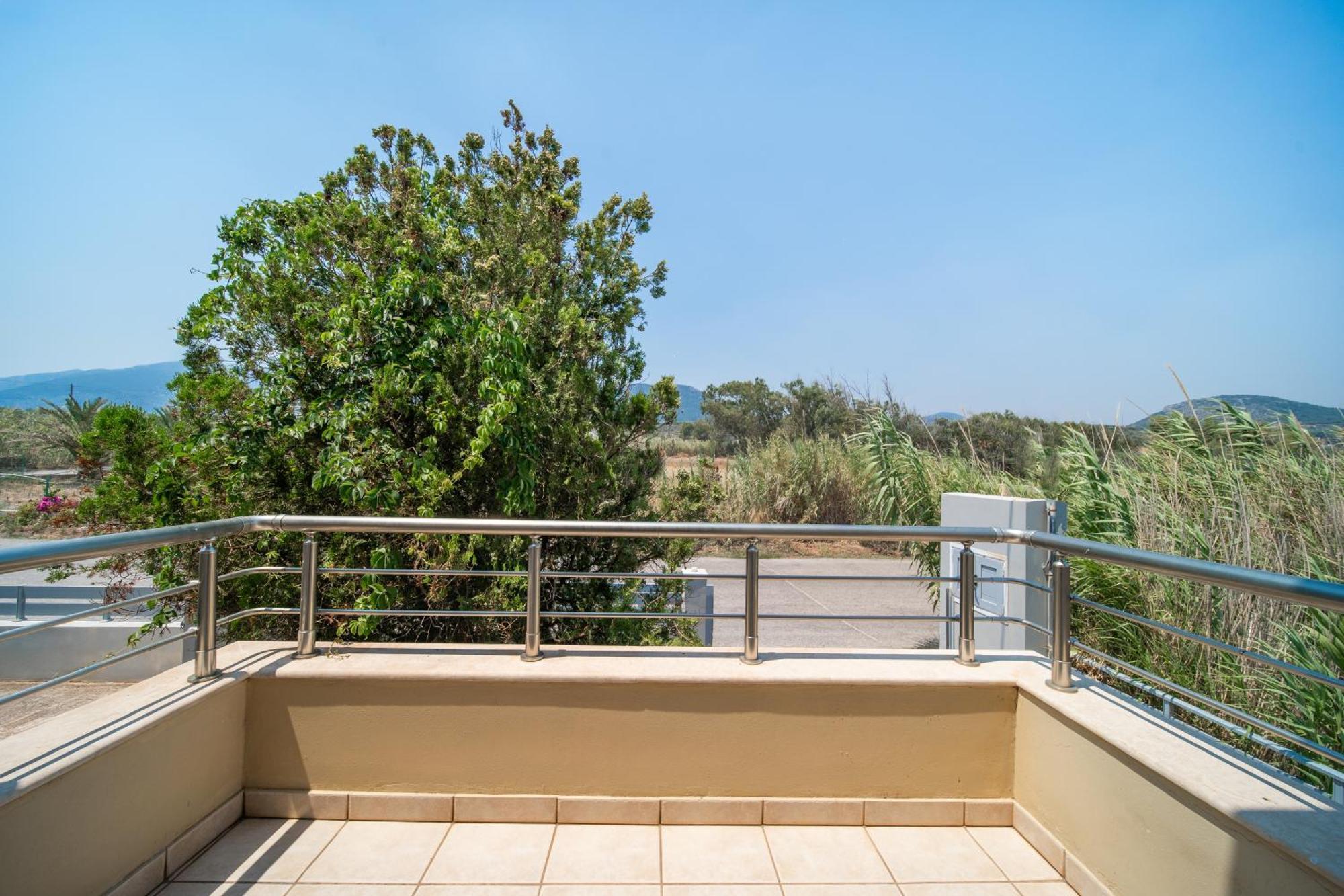 Spacious Beachfront Maisonettes With Stunning Views & A Private Beach Monemvasía Room photo